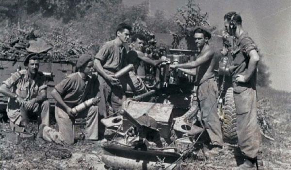 Italy-Gun-Crew